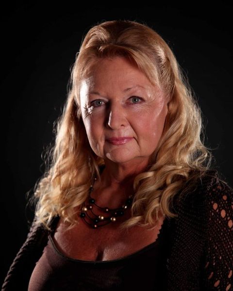 Janie, médium